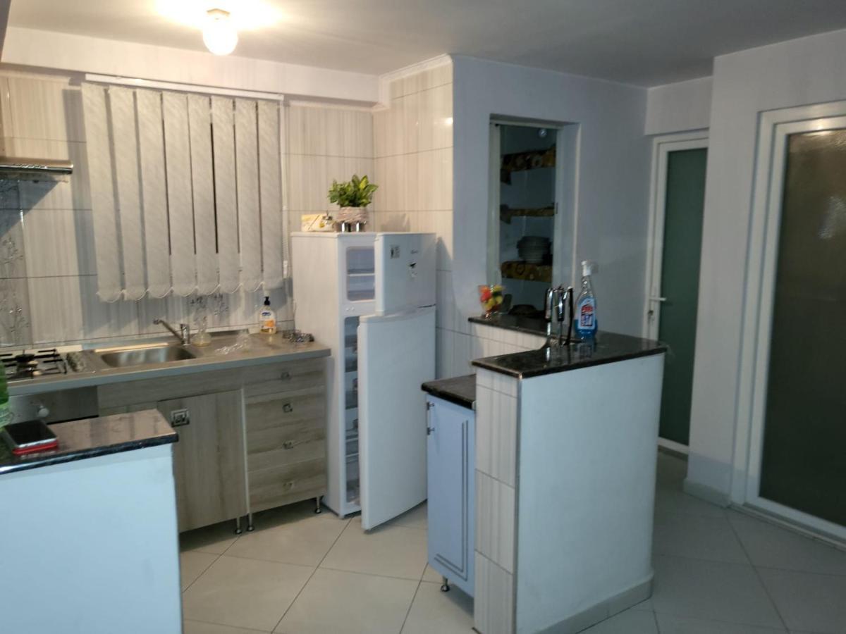 הוילה סאטו מארה Vila Ana Cu Terasa Gratar Si Jacuzzi מראה חיצוני תמונה